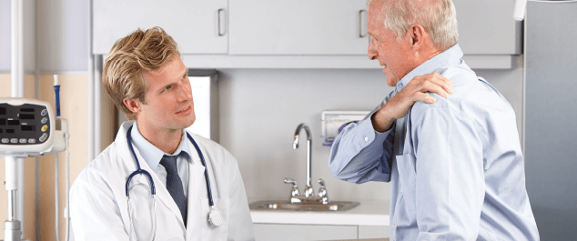 shoulder-pain-doctor-with-patient